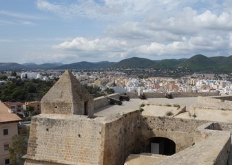 Fototapeta na wymiar Festung von Ibiza in der Altstadt (Balearen, Mittelmeer, Europa)