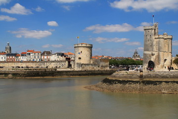 Fototapeta na wymiar Tours médiévales de La Rochelle, France