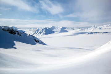 Fototapeta na wymiar Arktyczna wiosna na południowym Spitsbergenie