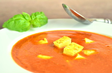 Tomatensuppe mit Eierstich