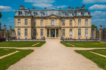 Fototapeta na wymiar Chateau Champs Sur Marne France