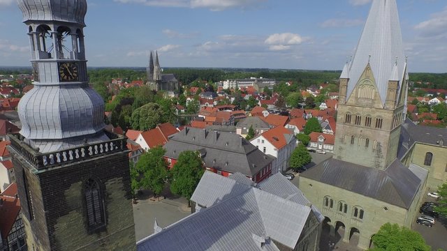 4K Luftaufnahme Soest mit 3 Kircht&uuml;rmen