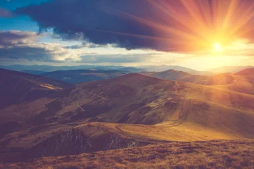 Foto op Plexiglas Beautiful landscape in the mountains at sunshine. © vovik_mar