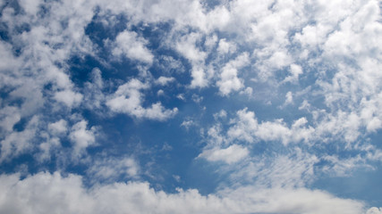 Obraz premium blue sky and beautiful clouds