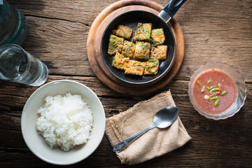 cha-om kai