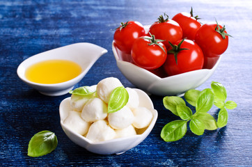 Mozzarella, tomatoes and basil