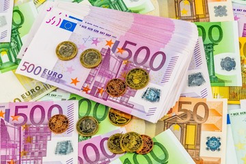 Viele verschiedene Euro-Geldscheine