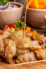 Ingredients to prepare skewers.