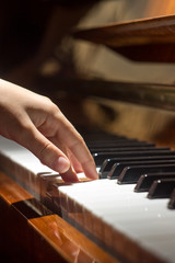 Playing on piano keyboard