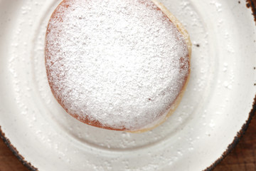 Berliner Pfannkuchen auf Teller