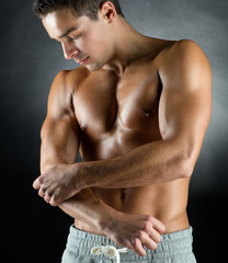Fototapeta na wymiar young male bodybuilder