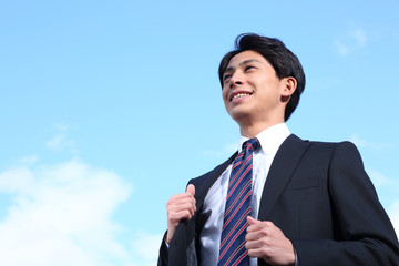 青空.若いビジネスマン