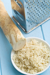 grated horseradish root