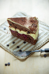 Schoko-Kirsch-Torte mit Cremefüllung, vegan