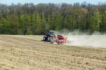Sowing the corn © Stockr