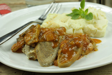 langue de bœuf et purée 29052015