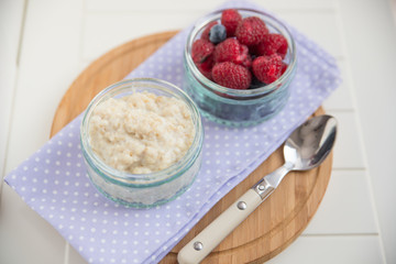Porridge mit Beeren