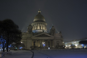 Naklejka premium St. Isaac's Cathedral in the snow