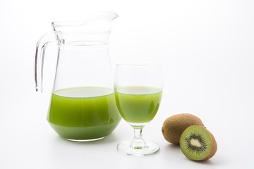 Kiwi fruit and kiwi juice