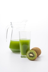 Kiwi fruit and kiwi juice