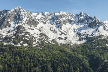 Fototapeta na wymiar Berge im Bedrettotal, Tessin, Schweiz