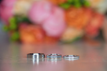 Wedding rings with flowers