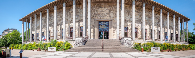 Palais de la Porte Dorée