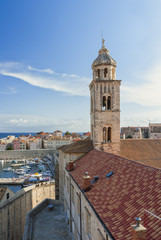 Fototapeta na wymiar Campanario del Monasterio Dominico de Dubrovnik