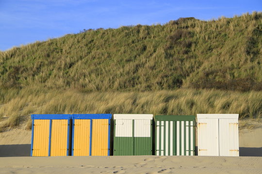 F&uuml;nf Strandh&uuml;tten bei Zoutelande