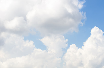 Obraz premium Sky with white clouds