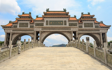 Obraz premium Paifang Gate of Shun Feng Shan Park Shunde