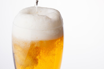 注がれるビール