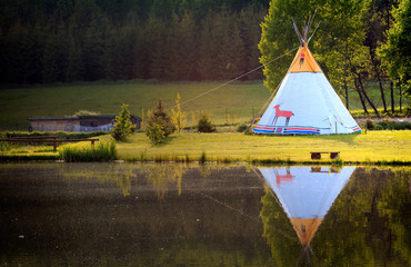 Tipi  © Wojciech Lisiński