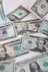 宙に舞うドル紙幣