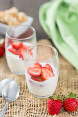 Yogurt with strawberries