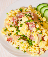 scrambled eggs with bacon