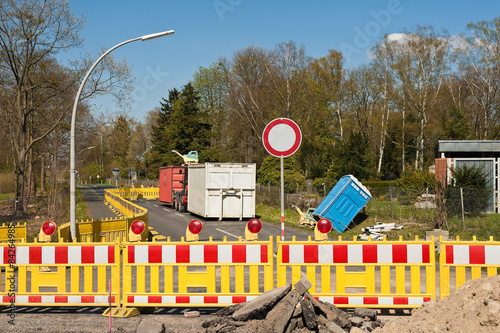 "Vollsperrung Einer Strasse Wegen Bauarbeiten" Stockfotos Und ...