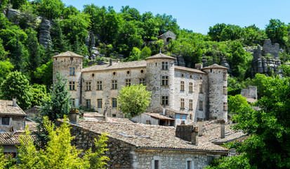 Village Vogüé château