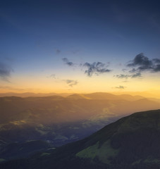 Obraz premium Mountain valley during sunset. Beautiful natural landscape