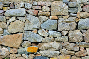 Mur de pierres en granit