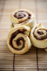 Hefeschnecken mit Nougatfüllung, vegan