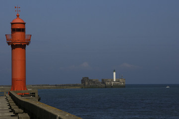 Fototapeta premium Le phare rouge de Boulogne-sur-Mer