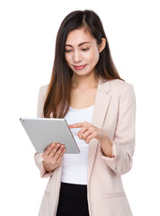 Young businesswoman use of tablet