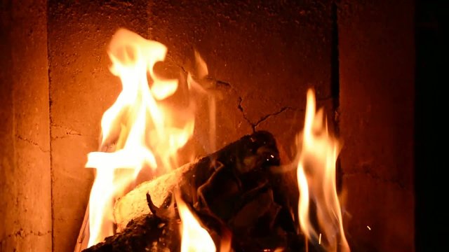 Feuer und Flammen einer Feuerstelle