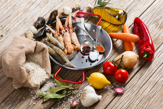  Raw products of seafood paella
