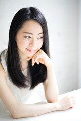 Fototapeta premium 考える女性