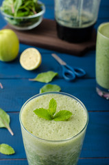 Fresh herbs smoothie