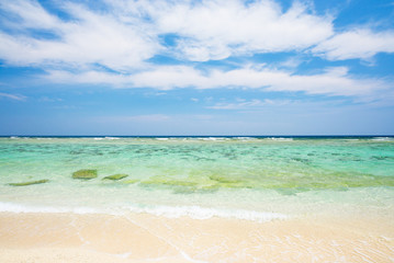 Fototapeta na wymiar 沖縄のビーチ・イサラバマ