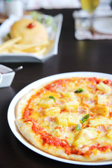 baked pizza hawaii