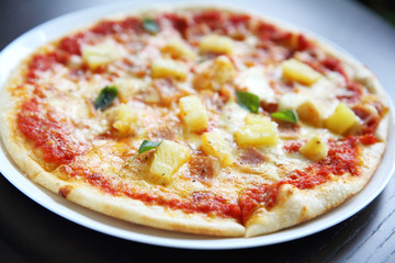 baked pizza hawaii